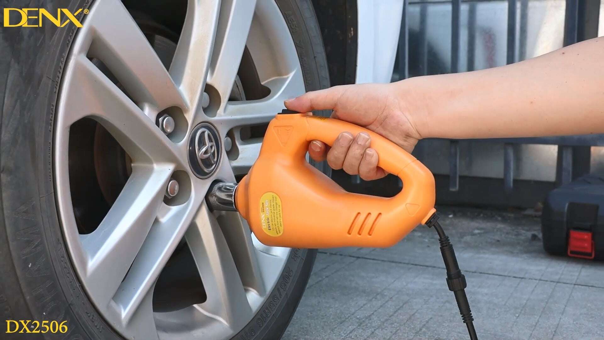مجموعة رافعة سيارة كهربائية جاك 3 طن 3 في 1 مع مفتاح فك و ربط كهربائي ومنفاخ هواء - طقم إصلاح وتغيير إطارات السيارات الكامل - عفريتة كهربائية 12 فولت بقوة 350 نيوتن متر أدوات وعدد السيارات